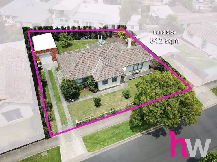 17 Fairmont Road, Newtown VIC 3220