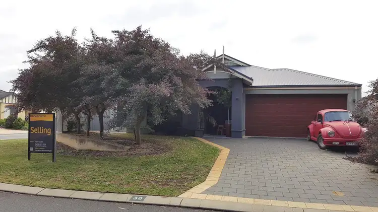 30 Kalari St, Wattle Grove WA 6107