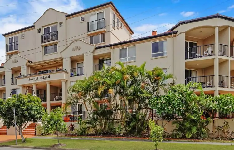 7/3 SUNSET BOULEVARD