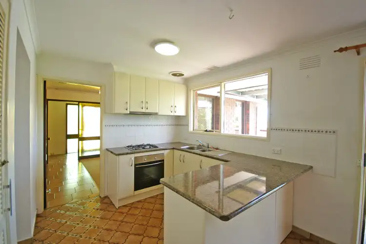 Fifth view of Homely house listing, 2 Terrell Close, Endeavour Hills VIC 3802
