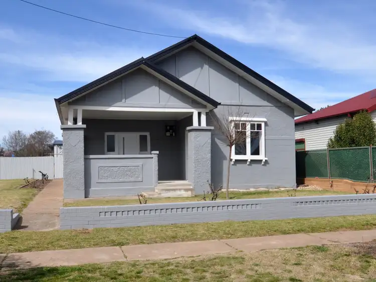 88 Main Street, Junee NSW 2663