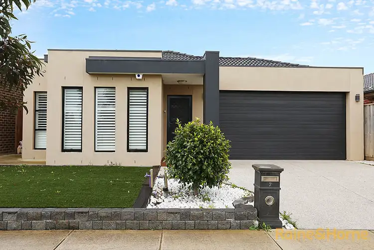 7 Tilden Rise, Cranbourne North VIC 3977