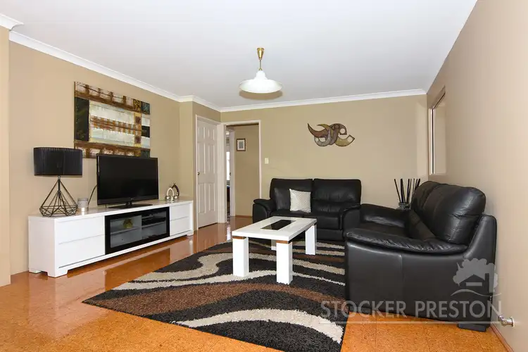 10 Snowberry Mews