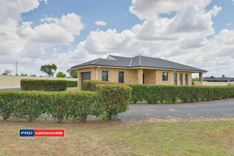 6 John Stuart Close, Tamworth NSW 2340
