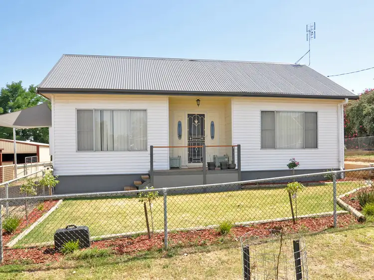 32 William Street, Junee NSW 2663