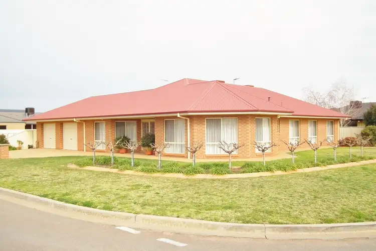 25 Little Road, Griffith NSW 2680