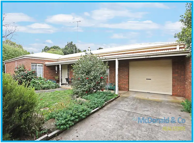 2/15 St Elmo Crescent, Highton VIC 3216