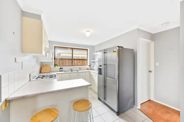 Sixth view of Homely house listing, 2/12 Tinara Court, Cranbourne North VIC 3977