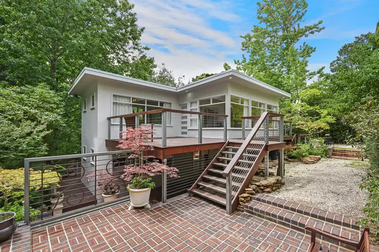 160 Falls Road, Wentworth Falls NSW 2782