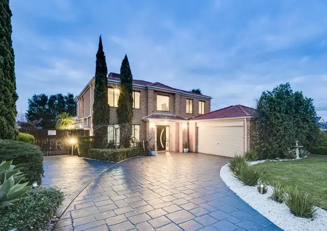 10 Hunt Club Road, Narre Warren South VIC 3805