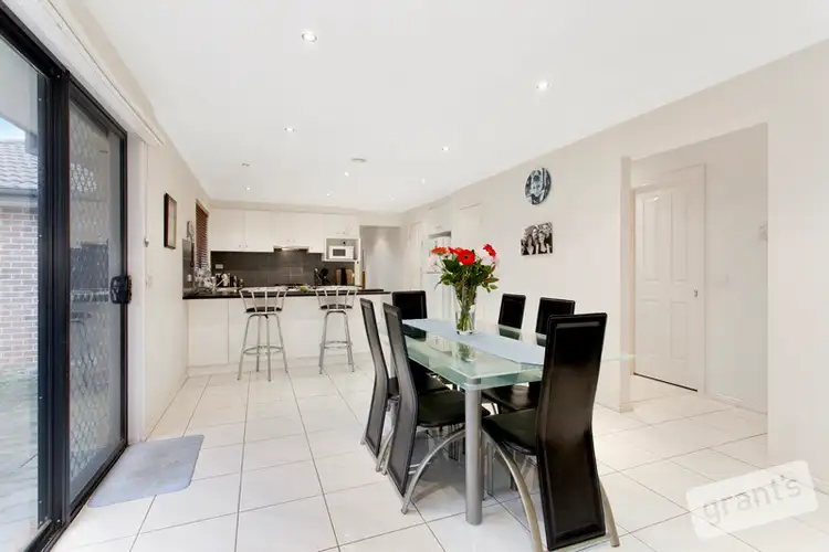 Sixth view of Homely house listing, 10 Mowbray Court, Berwick VIC 3806