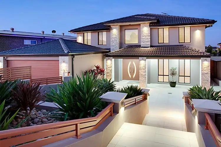 110 Greenway Drive, West Hoxton NSW 2171