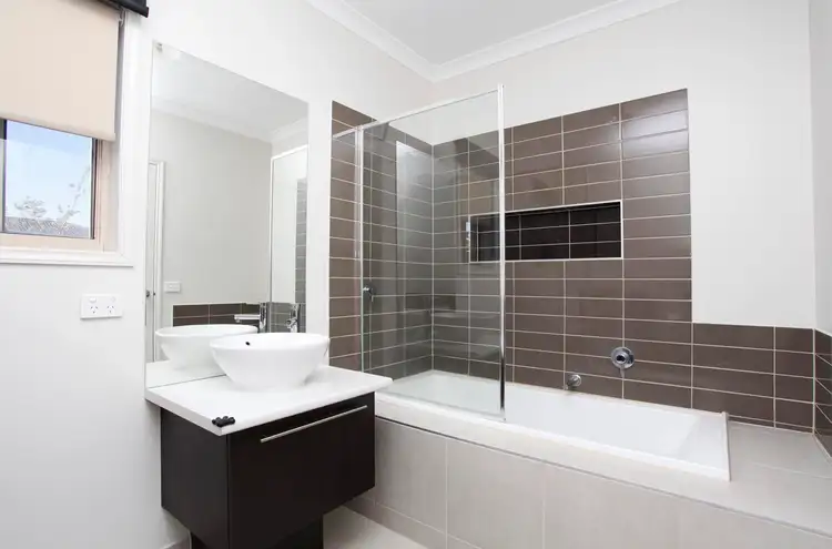 Sixth view of Homely house listing, 8 Hobart Way, Taylors Hill VIC 3037