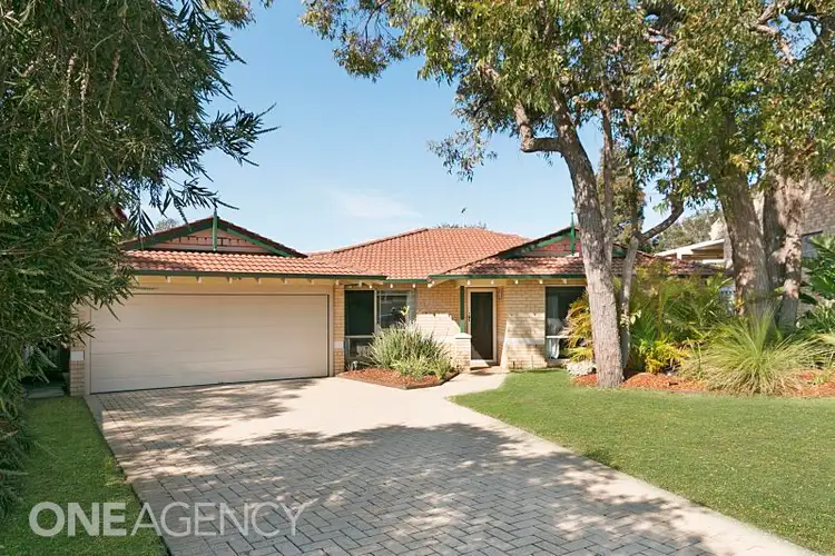 4 Woodside Place, Bibra Lake WA 6163