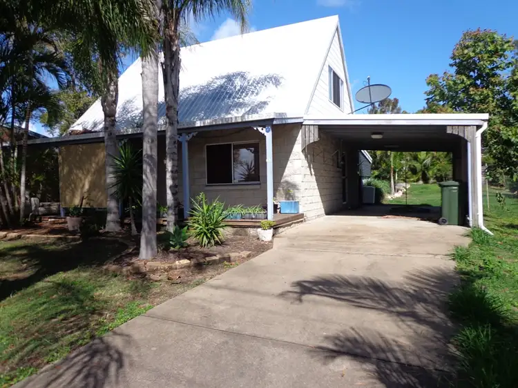 745 Boat Harbour Drive, Urangan QLD 4655