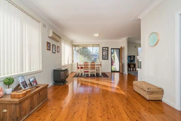 37 Docker Street, Marks Point NSW 2280
