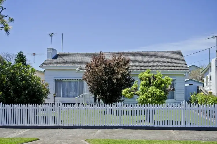 21 Wilsons Road, Newcomb VIC 3219