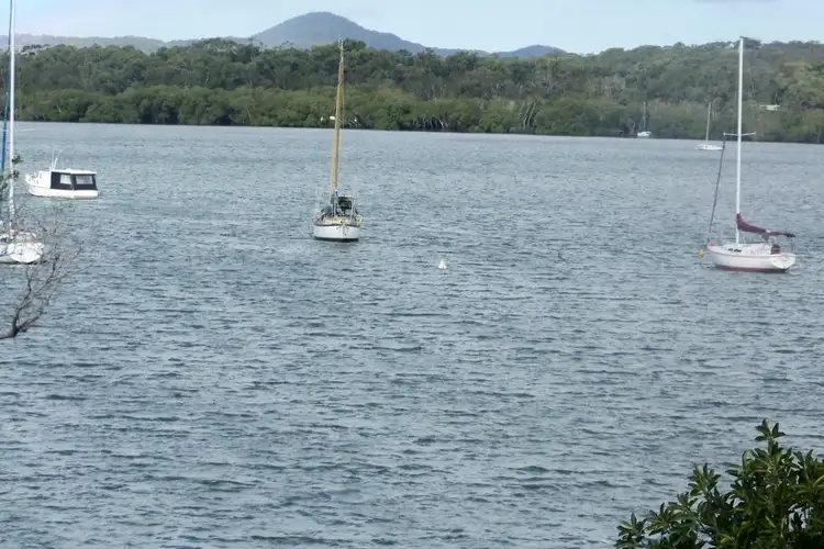 60-62 MELALEUCA DR, Lamb Island QLD 4184