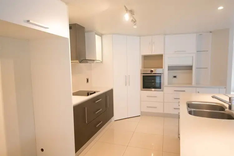 10 Pinnacle Court, Avoca QLD 4670