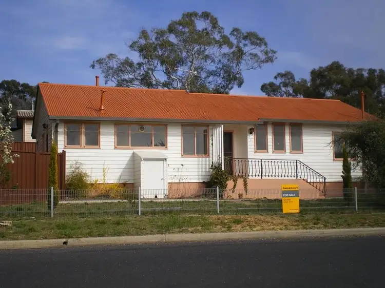27 Baroona Av, Cooma NSW 2630
