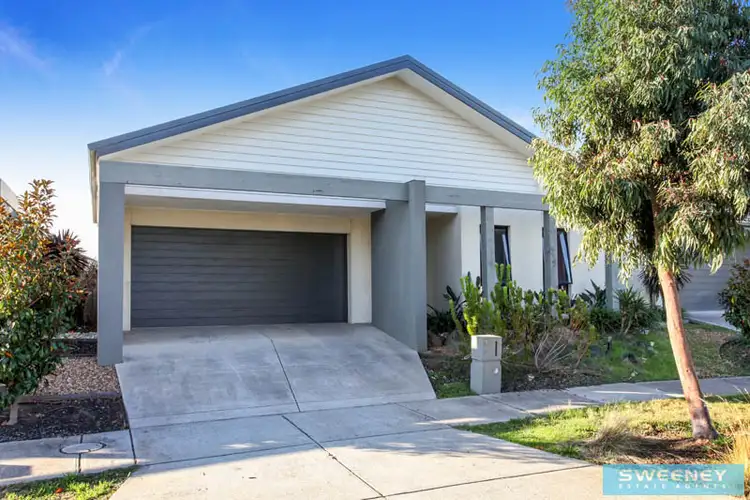 Second view of Homely house listing, 5 Cooma Place, Burnside Heights VIC 3023