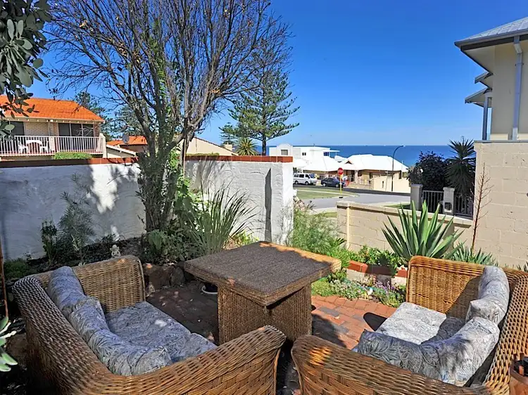 4/8 Avonmore Tce, Cottesloe WA 6011