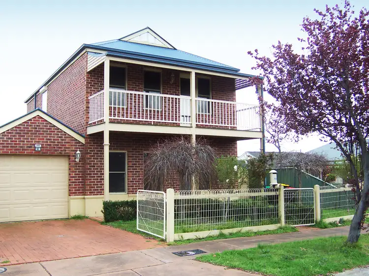 16 Sidney Place