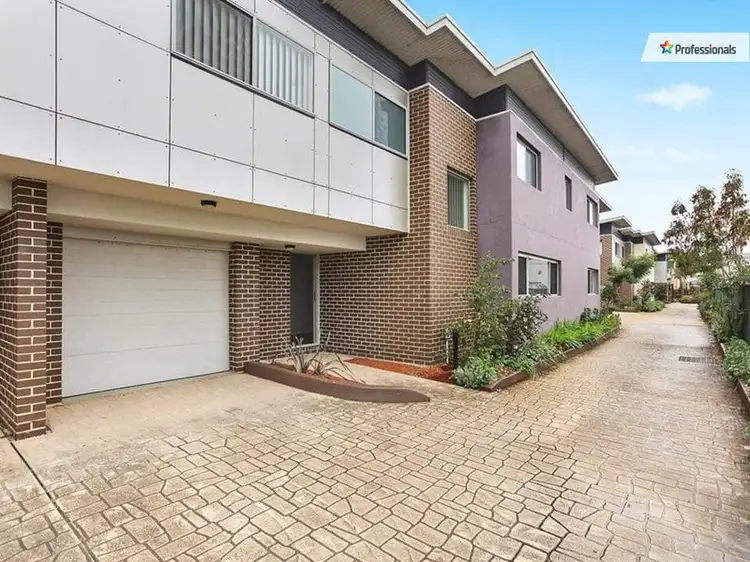 3/8 Akora Road, Wyoming NSW 2250