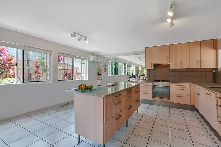 27 Slathiel Street, Brinsmead QLD 4870