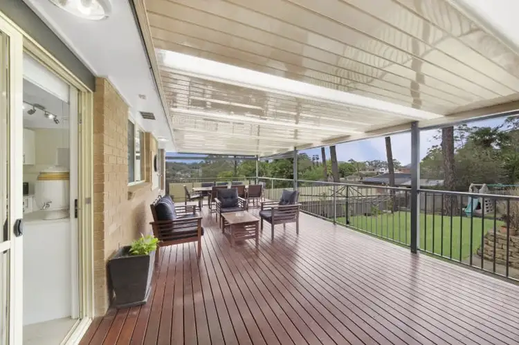 8 Fragar Avenue, Wyoming NSW 2250
