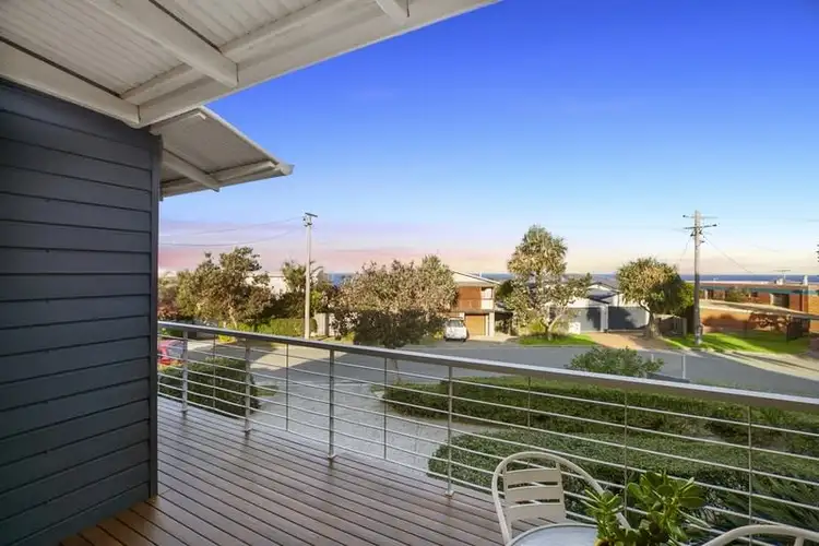 2/ 9 Ventura Street