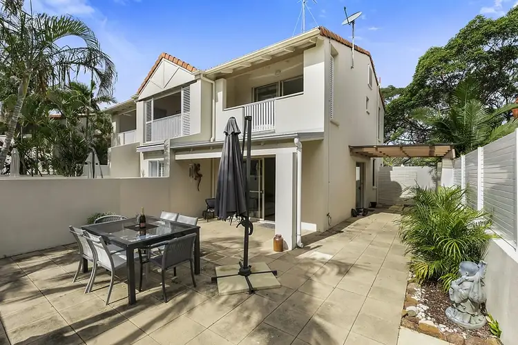 8/6 Corona Street, Sunshine Beach QLD 4567