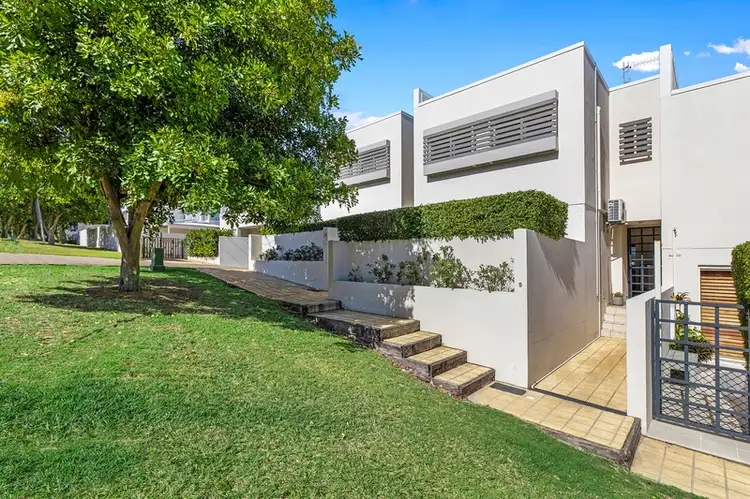 Unit 5/4-6 Hill Street, Sunshine Beach QLD 4567