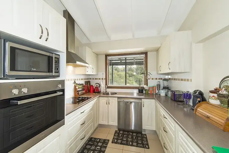 Second view of Homely house listing, 10 Mujar Place, Winmalee NSW 2777