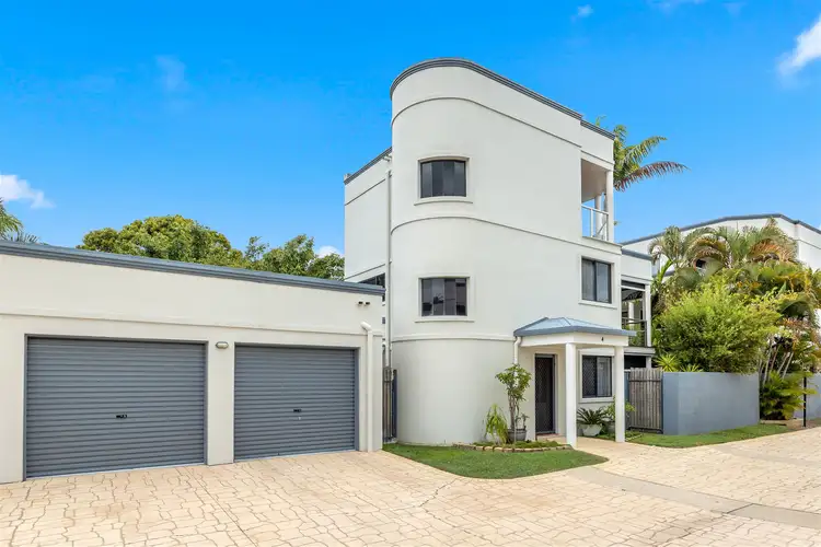 4/33 Elizabeth Street, Urangan QLD 4655