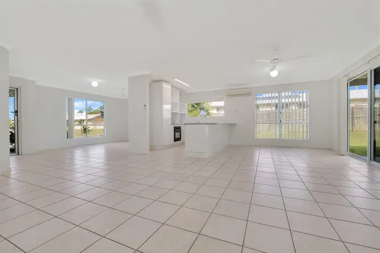 21 Saxonvale Court, New Auckland QLD 4680