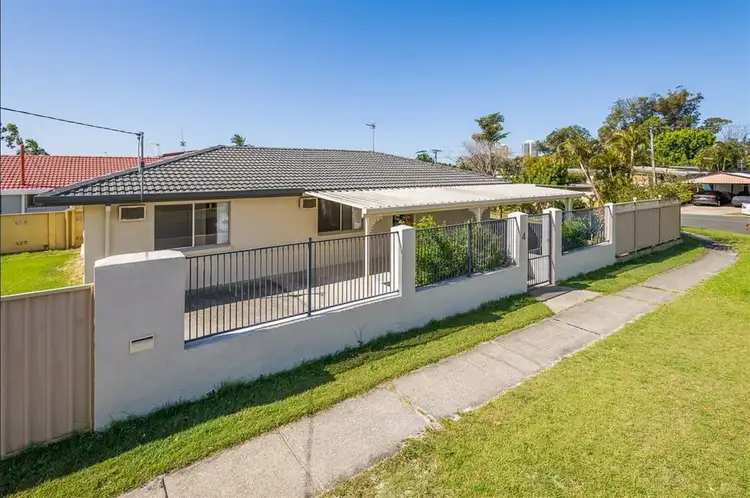 4 Mulkarra Street, Biggera Waters QLD 4216