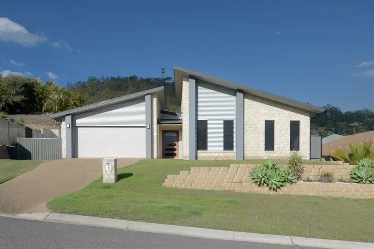 10 Phoenix Place, Telina QLD 4680