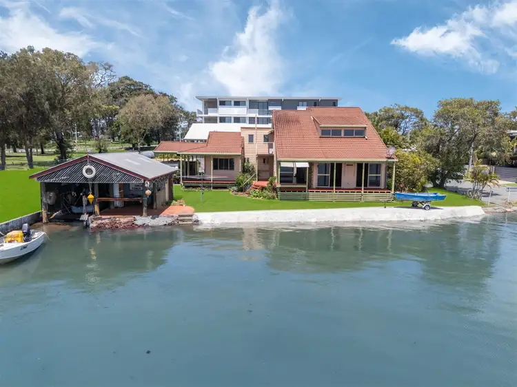 12 White Street, Victoria Point QLD 4165
