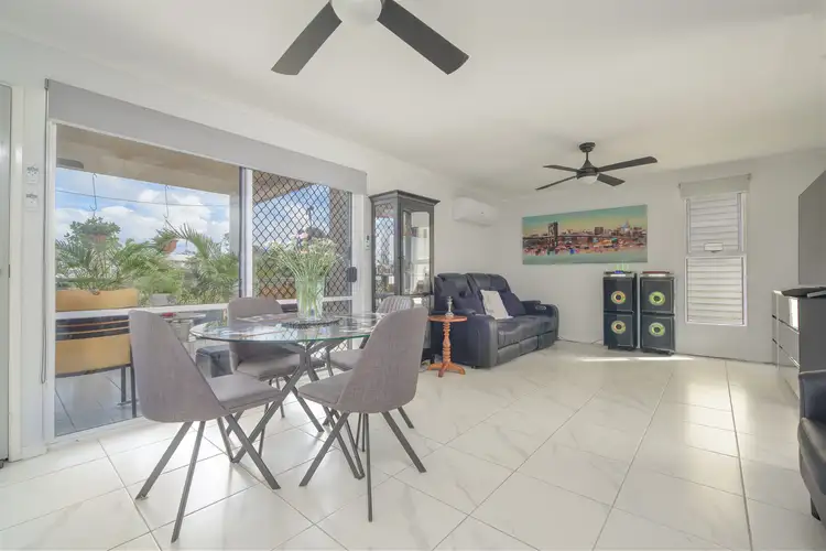8/4 Pittsbay Crescent, Boyne Island QLD 4680