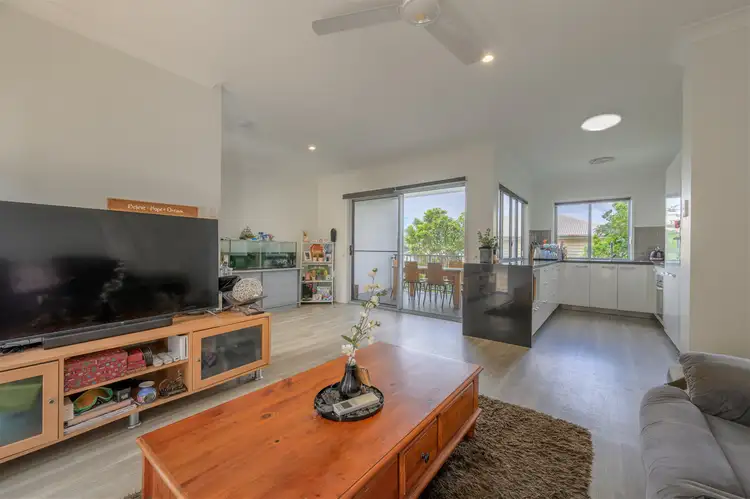 Fourth view of Homely unit listing, 2/7 View Street, West Gladstone QLD 4680