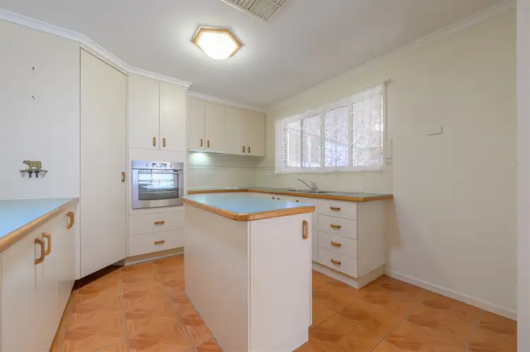 Sixth view of Homely house listing, 6 Carpentaria Close, Clinton QLD 4680