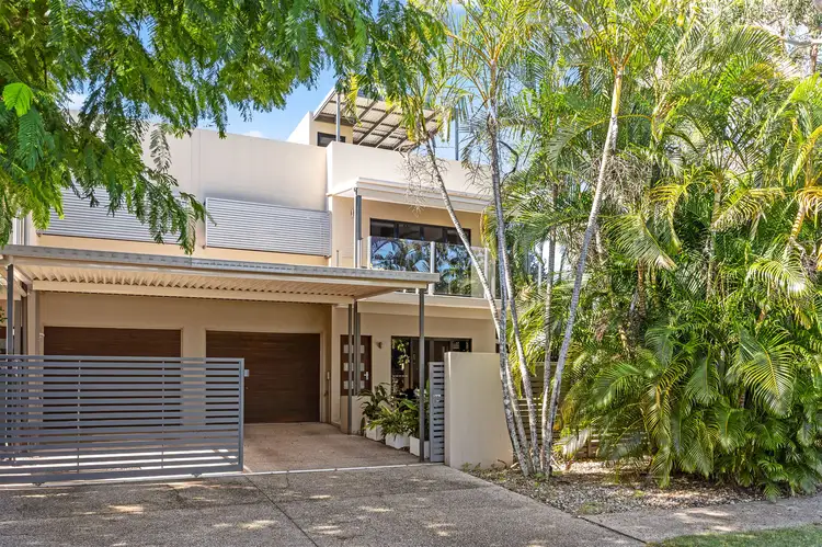 101/19 King Street, Urangan QLD 4655