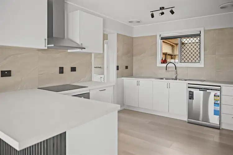 1 Amaroo Close, Glen Eden QLD 4680