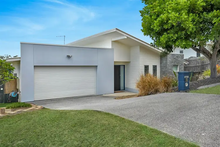4 Kroombit Terrace, New Auckland QLD 4680