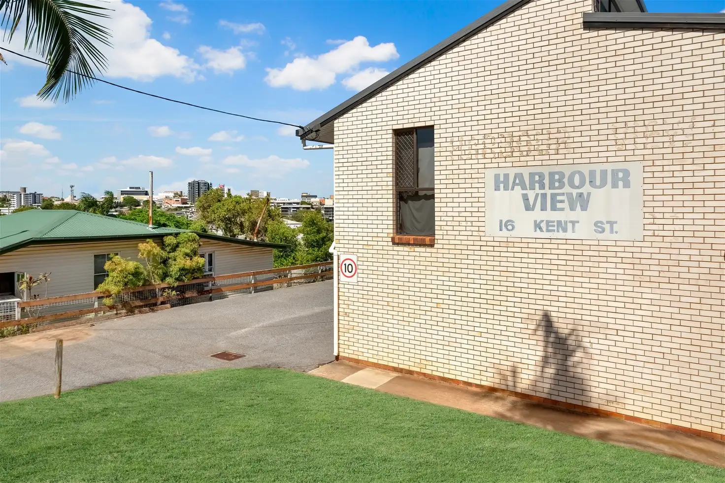 Main view of Homely unit listing, 4/16 Kent Street, West Gladstone QLD 4680