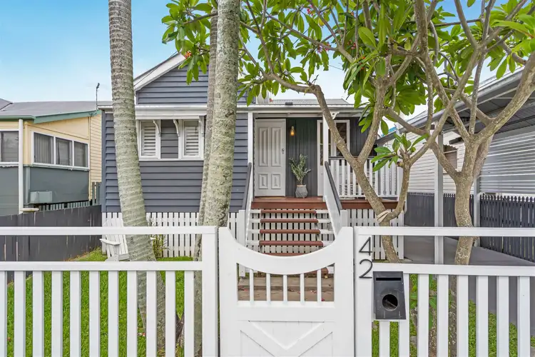 42 Murray Street, Sandgate QLD 4017