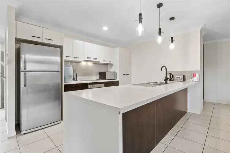 16 Riverparks Way
