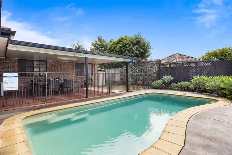 3 Tutt Court
