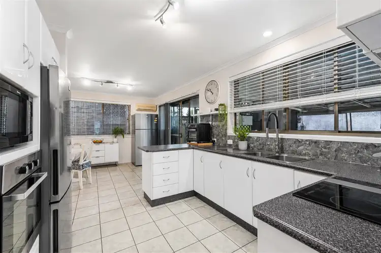 5 Lancaster Close